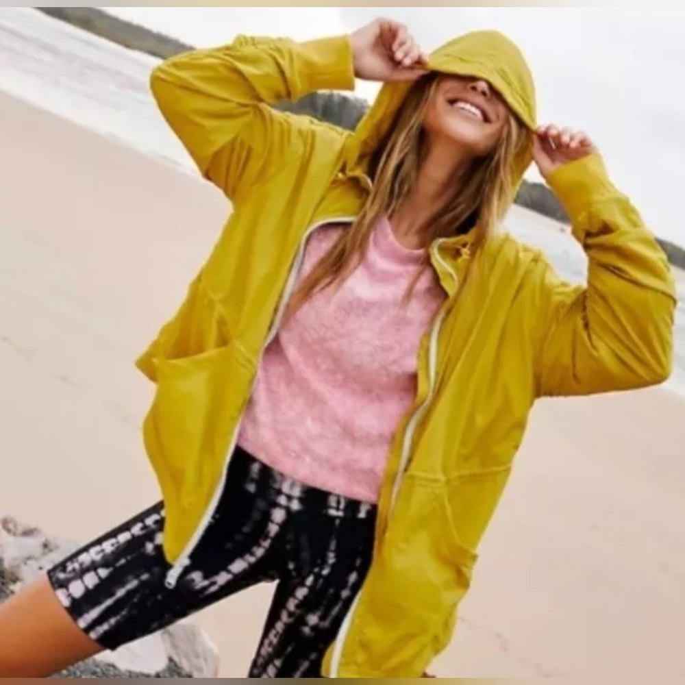 Free People Movement Run Wild Jacket Size Small. Beautiful Spring Jacket.